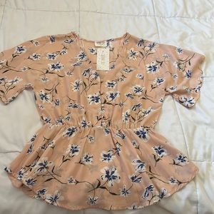 Brand new!!! Delicate, beautiful colors and design.